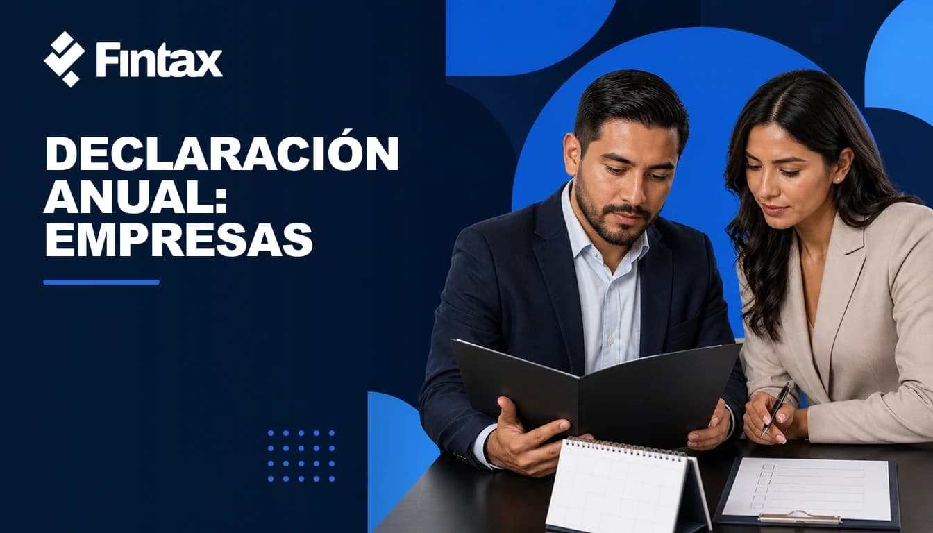 Responsable financiero y contador cerrando la declaración anual de una empresa.