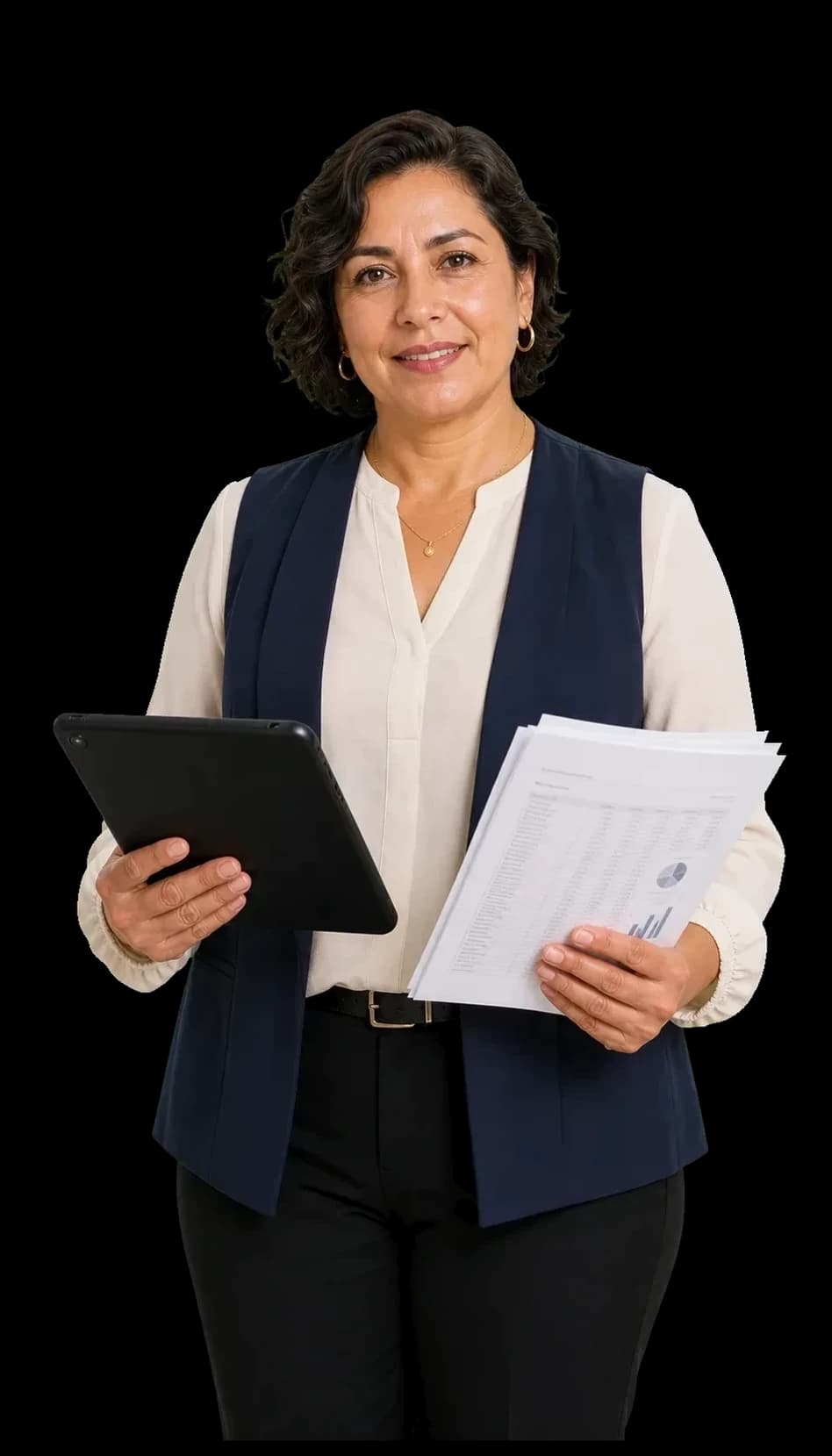 Persona dueña de negocio en Zacatecas revisando documentos contables y fiscales